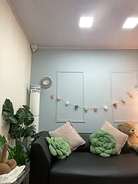 Nicollemays online show from 02-17-25, 12:05