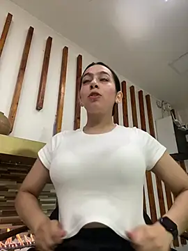 Nicollemays online show from 02-21-25, 12:06