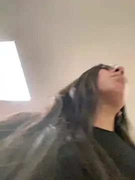 Nicollemays online show from 03-18-25, 12:14