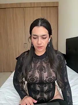 Snapshot of Nicollemays chatting on 04-20-26, 01:14 Nicollemays online show from 04-20-26, 01:14