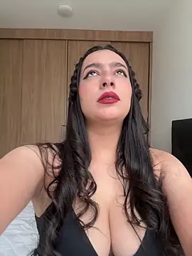 Snapshot of Nicollemays chatting on 05-12-26, 02:14 Nicollemays online show from 05-12-26, 02:14