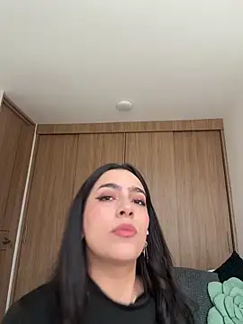 Snapshot of Nicollemays chatting on 05-25-26, 01:17 Nicollemays online show from 05-25-26, 01:17
