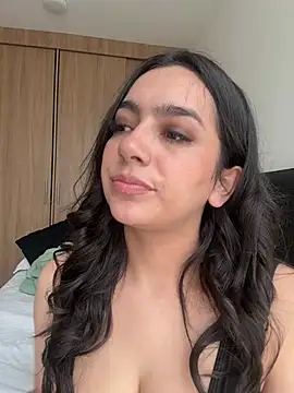 Snapshot of Nicollemays chatting on 06-16-26, 03:58 Nicollemays online show from 06-16-26, 03:58