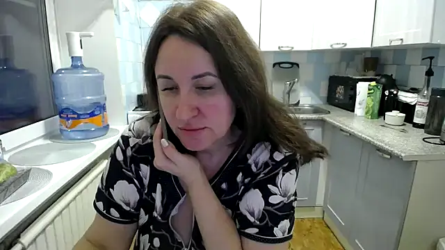 DonnaMagdalena online show from 12-25-24, 06:20