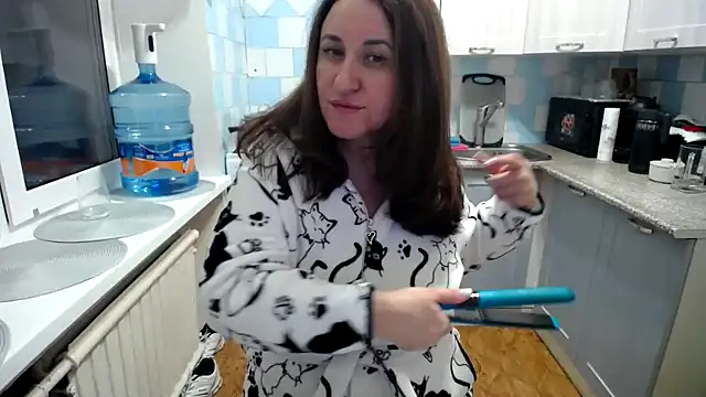 DonnaMagdalena online show from 03-05-25, 04:35