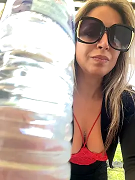 Snapshot of Cute_Anissa chatting on 09-29-25, 01:38 Cute Anissa online show from 09-29-25, 01:38