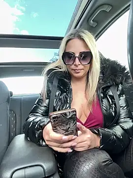 Snapshot of Cute_Anissa chatting on 03-25-26, 02:56 Cute Anissa online show from 03-25-26, 02:56