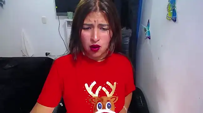 Snapshot of Yunhot_ chatting on 12-23-24, 10:33 Yunhot  online show from 12-23-24, 10:33