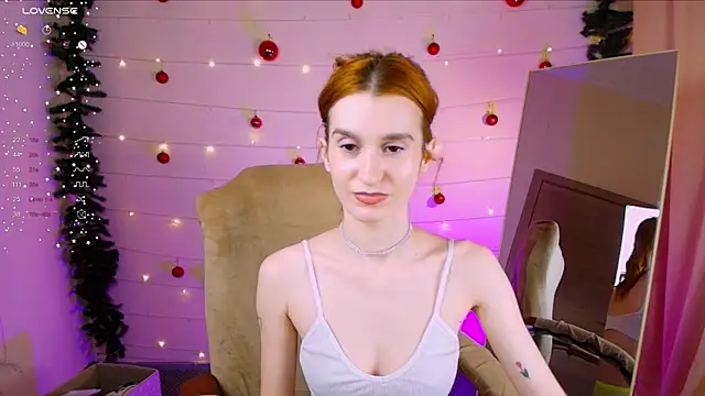 Snapshot of Sally_Biscuit chatting on 12-21-24, 04:57 Sally Biscuit online show from 12-21-24, 04:57