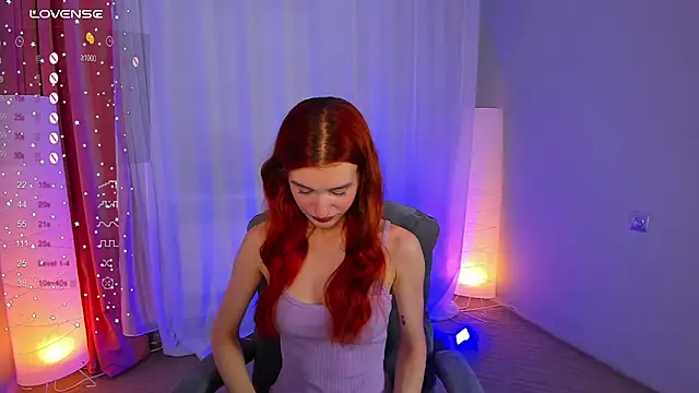 Snapshot of Sally_Biscuit chatting on 01-09-25, 10:41 Sally Biscuit online show from 01-09-25, 10:41