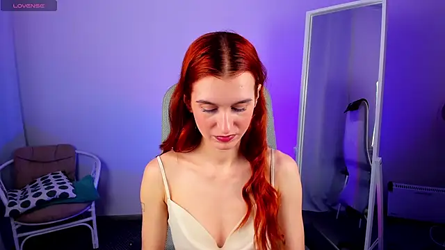 Snapshot of Sally_Biscuit chatting on 01-10-25, 01:20 Sally Biscuit online show from 01-10-25, 01:20