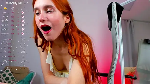 Snapshot of Sally_Biscuit chatting on 01-17-25, 02:07 Sally Biscuit online show from 01-17-25, 02:07