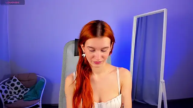 Snapshot of Sally_Biscuit chatting on 01-19-25, 10:28 Sally Biscuit online show from 01-19-25, 10:28