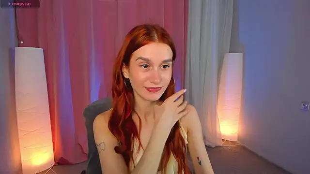 Snapshot of Sally_Biscuit chatting on 02-01-25, 10:37 Sally Biscuit online show from 02-01-25, 10:37