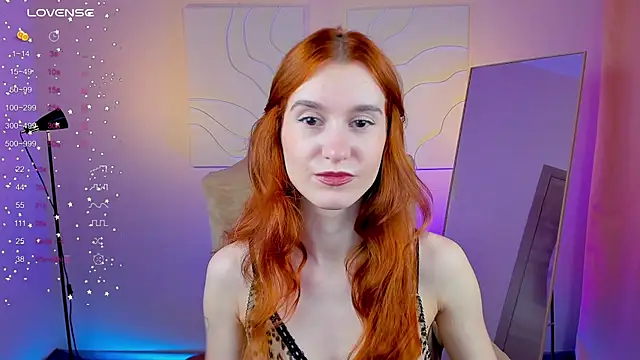 Snapshot of Sally_Biscuit chatting on 02-09-25, 10:42 Sally Biscuit online show from 02-09-25, 10:42