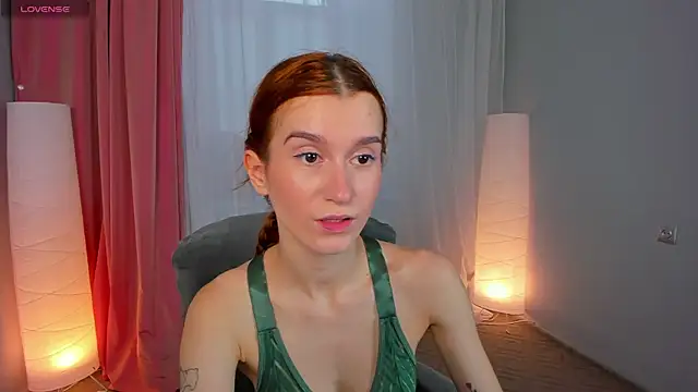 Snapshot of Sally_Biscuit chatting on 02-21-25, 10:28 Sally Biscuit online show from 02-21-25, 10:28