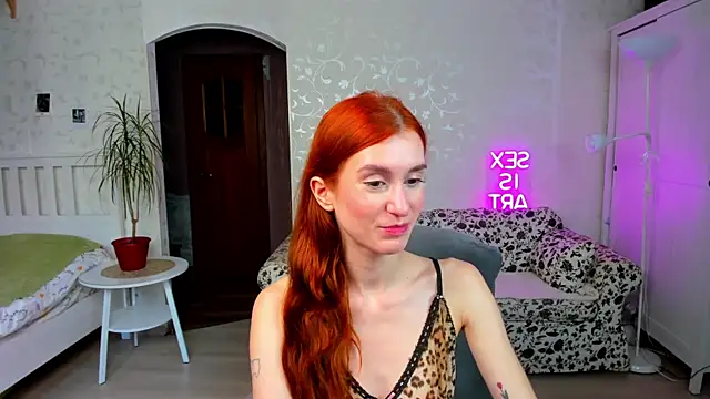 Snapshot of Sally_Biscuit chatting on 09-11-25, 12:05 Sally Biscuit online show from 09-11-25, 12:05