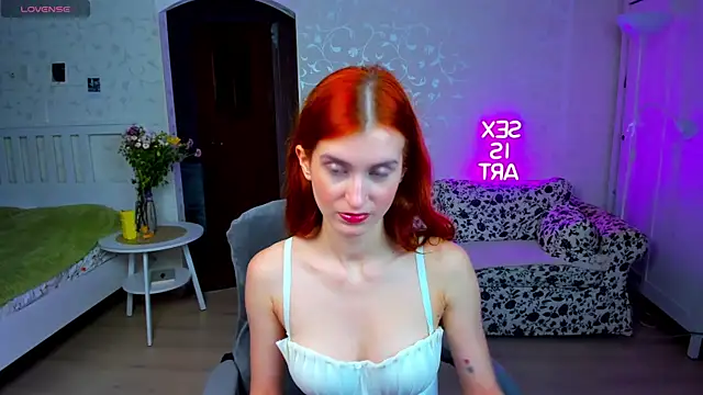 Snapshot of Sally_Biscuit chatting on 09-20-25, 12:06 Sally Biscuit online show from 09-20-25, 12:06