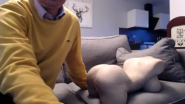 freddy0222222 online show from 04-16-26, 06:41