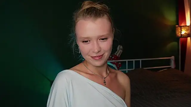 Snapshot of TataCoy chatting on 07-23-26, 02:37 TataCoy online show from 07-23-26, 02:37