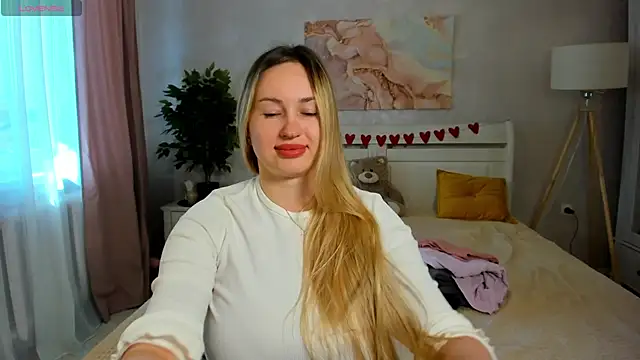 Snapshot of eva_rose7 chatting on 02-27-25, 10:04 eva rose7 online show from 02-27-25, 10:04