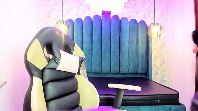 nalalye cruzz  online show from 10-26-25, 02:50