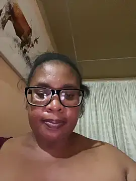 Snapshot of ZOQULUx chatting on 12-30-24, 10:12 ZOQULUx online show from 12-30-24, 10:12