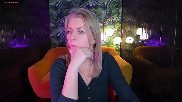 Annie Light online show from 12-05-24, 05:48