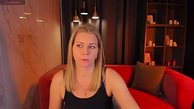 Annie Light online show from 12-10-24, 05:39