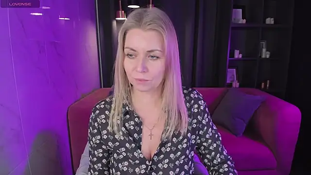 Annie Light online show from 12-17-24, 12:00