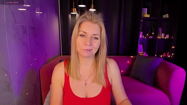 Annie Light online show from 12-25-24, 08:51