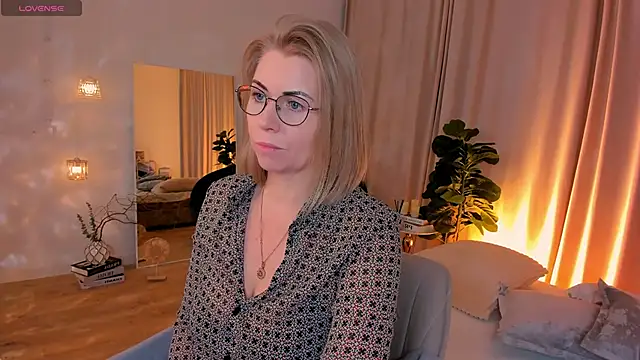 Annie Light online show from 04-03-26, 06:55