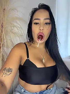 Snapshot of Luisa_Fernandaa chatting on 04-05-26, 07:44 Luisa Fernandaa online show from 04-05-26, 07:44