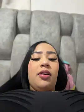 Snapshot of Luisa_Fernandaa chatting on 05-14-26, 02:51 Luisa Fernandaa online show from 05-14-26, 02:51