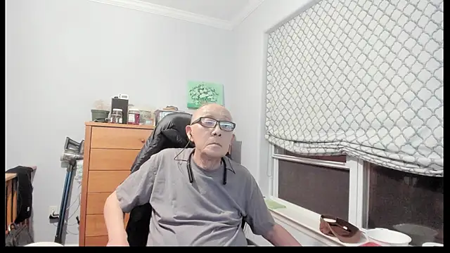 Snapshot of daver-man chatting on 10-05-25, 11:13 daver-man online show from 10-05-25, 11:13