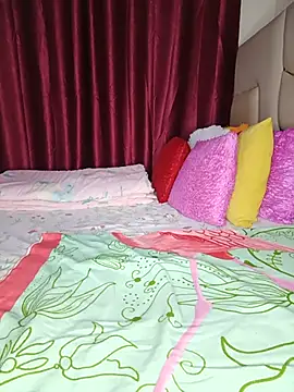 Snapshot of NicRaisaa chatting on 07-18-26, 04:27 NicRaisaa online show from 07-18-26, 04:27