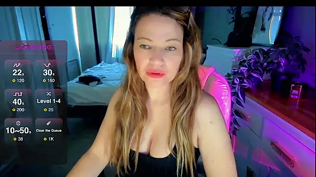 Snapshot of Brit_Housewife chatting on 02-25-26, 04:49 Brit Housewife online show from 02-25-26, 04:49