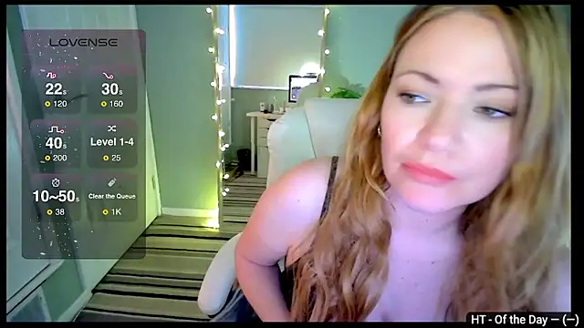 Snapshot of Brit_Housewife chatting on 04-30-26, 11:27 Brit Housewife online show from 04-30-26, 11:27