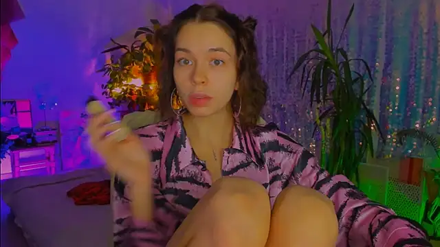 poli   online show from 12-04-25, 03:43