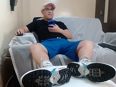 Snapshot of alphaswitchard chatting on 01-14-26, 06:02 alphaswitchard online show from 01-14-26, 06:02