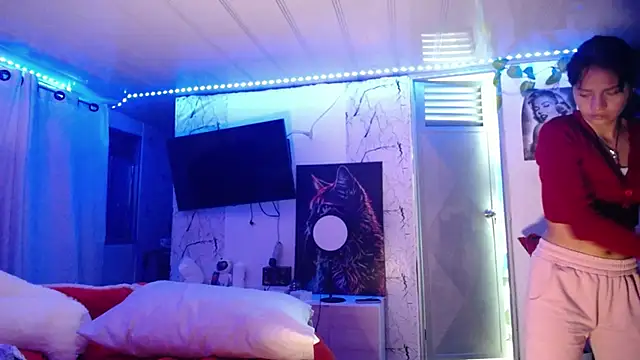 Samara Beltran online show from 10-17-25, 03:10