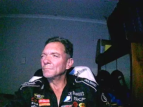 Snapshot of RavenDiago chatting on 11-18-25, 10:03 RavenDiago online show from 11-18-25, 10:03