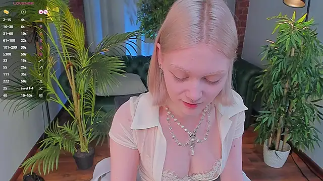 Snapshot of _Rude_Girl_ chatting on 01-15-25, 02:56  Rude Girl  online show from 01-15-25, 02:56