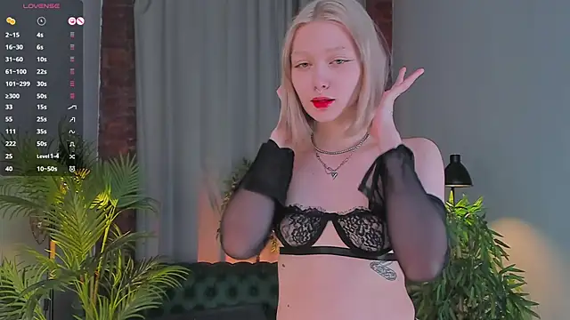 Snapshot of _Rude_Girl_ chatting on 01-17-25, 06:33  Rude Girl  online show from 01-17-25, 06:33