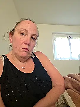 Wisie Cutie online show from 03-19-26, 04:00