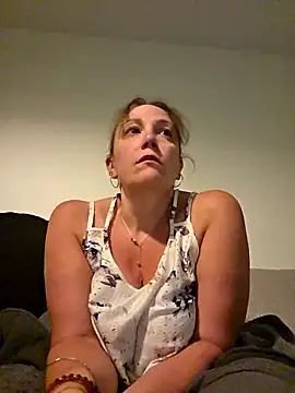 Snapshot of Wisie_Cutie chatting on 04-23-26, 08:55 Wisie Cutie online show from 04-23-26, 08:55
