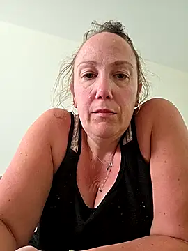Snapshot of Wisie_Cutie chatting on 04-28-26, 04:12 Wisie Cutie online show from 04-28-26, 04:12