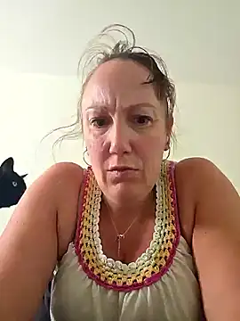 Snapshot of Wisie_Cutie chatting on 06-04-26, 03:29 Wisie Cutie online show from 06-04-26, 03:29