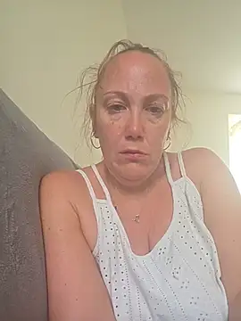 Snapshot of Wisie_Cutie chatting on 07-15-26, 07:46 Wisie Cutie online show from 07-15-26, 07:46