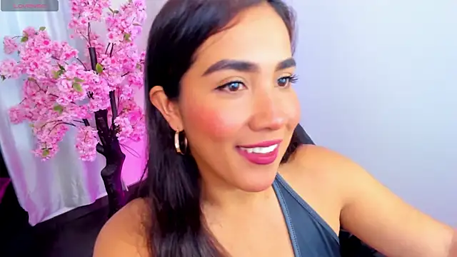 Snapshot of KAROLIVONNE chatting on 07-02-26, 04:57 KAROLIVONNE online show from 07-02-26, 04:57